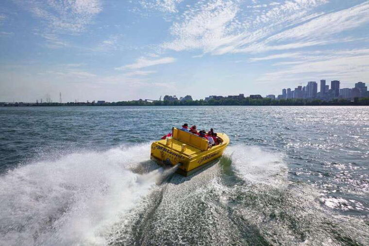 montreal-jet-boating-on-the-lachine-rapids