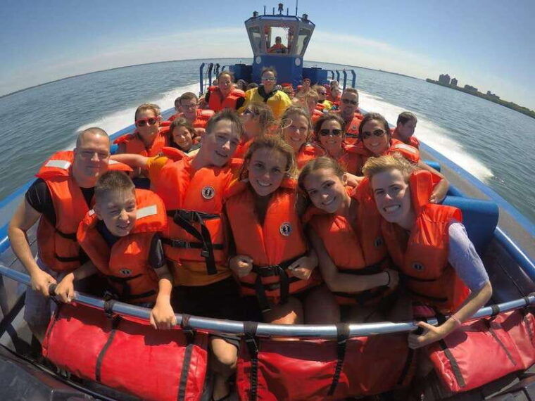 montreal-jet-boating-on-the-lachine-rapids
