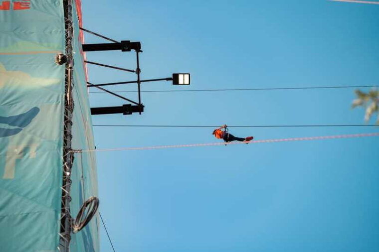 montreal-old-port-urban-zipline-ticket