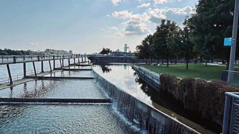 montreal-private-walking-tour-2h-plus-video-experience-360