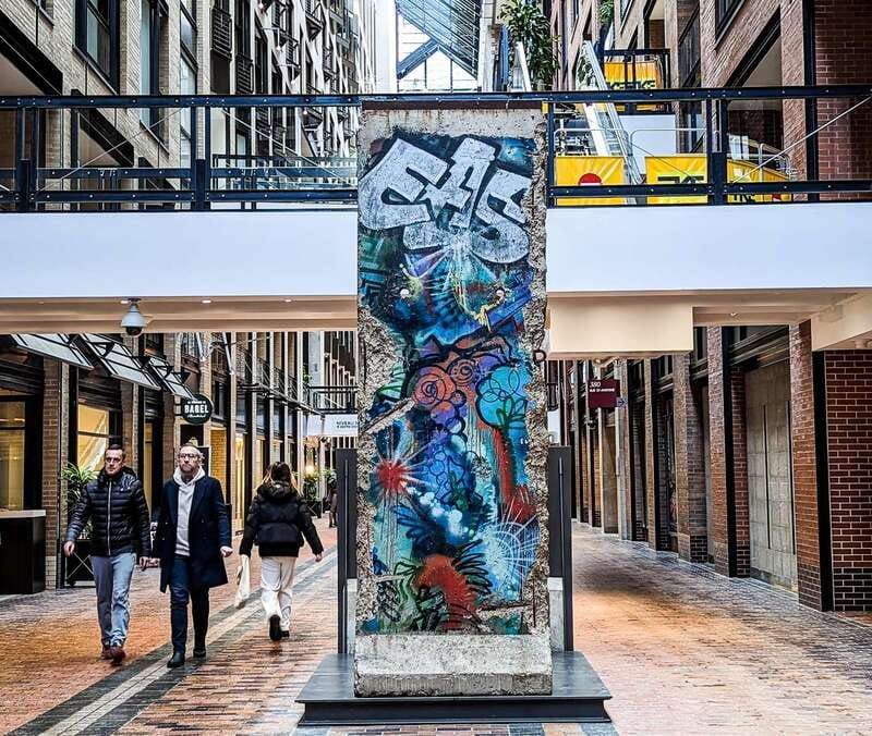 montreal-reso-underground-city-and-downtown-walking-tour
