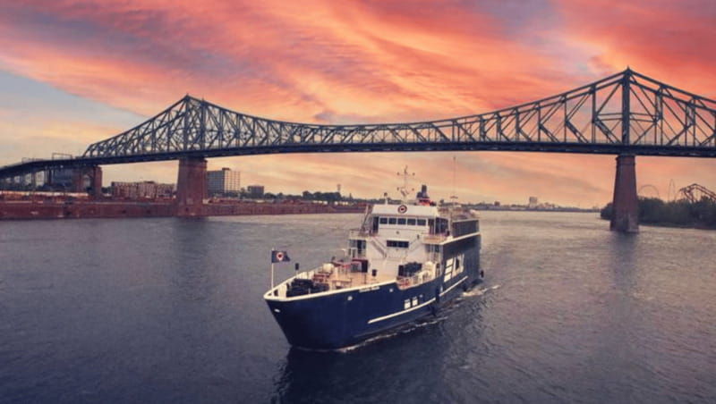 montreal-st-lawrence-sightseeing-river-cruise