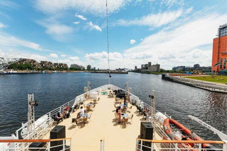 montreal-st-lawrence-sightseeing-river-cruise