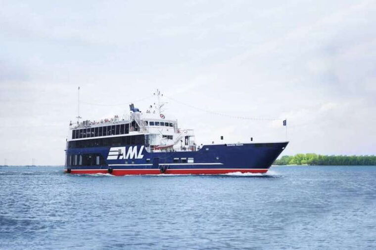montreal-weekend-river-brunch-cruise-with-vip-option