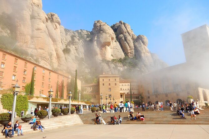 montserrat-day-trip-with-lunch-and-wine-tasting-from-barcelona