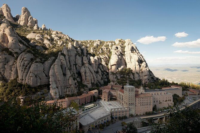 montserrat-guided-tour-with-the-black-madonna-the-boys-choir-2