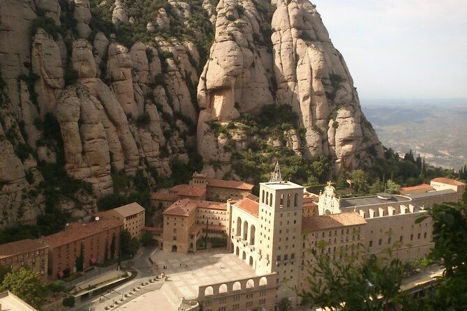 montserrat-guided-tour-with-the-black-madonna-the-boys-choir-2