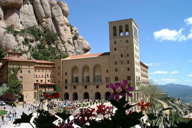 montserrat-guided-tour-with-the-black-madonna-the-boys-choir