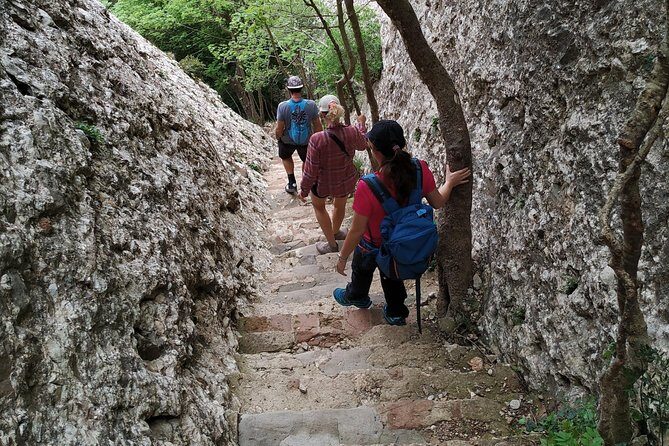 Montserrat Hiking Experience & Monastery Premium Small Group Tour - What Travelers Say About the Experience