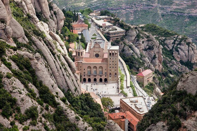 montserrat-private-guided-tour-with-pick-up