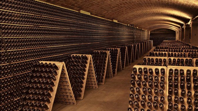montserrat-private-tour-lunch-wine-tasting-in-penedes-winery