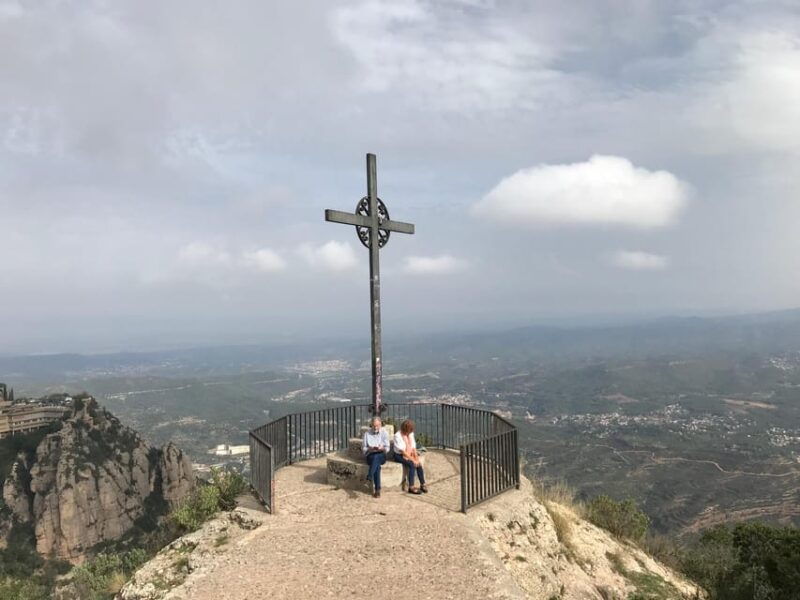 montserrat-private-tour-monastery-cable-car-soft-hike