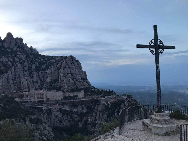 montserrat-private-tour-monastery-cable-car-soft-hike