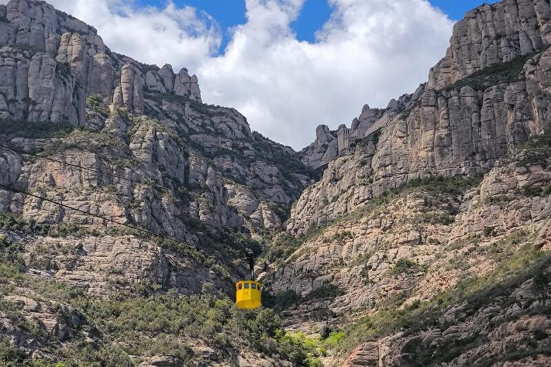 montserrat-small-group-tour-with-train-and-cable-car