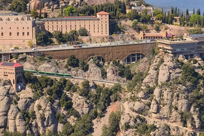 montserrat-small-group-tour-with-train-and-cable-car