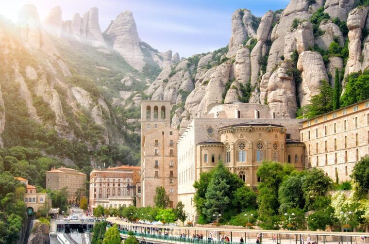 montserrat-walking-tour-funicular-ride-to-top-sant-jeroni