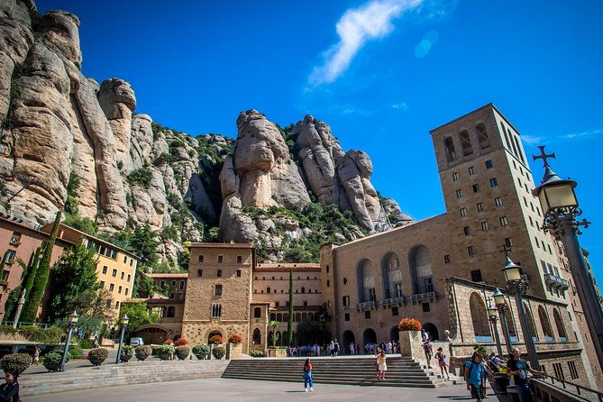 montserrat-winery-visit-tour-with-traditional-farmhouse-lunch