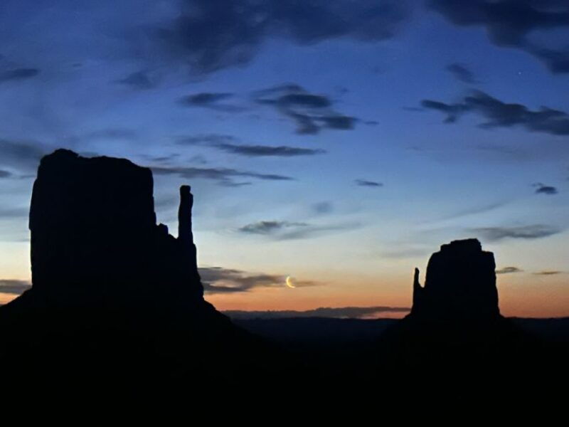 monument-valley-3-hour-sunrise-tour-with-navajo-guide
