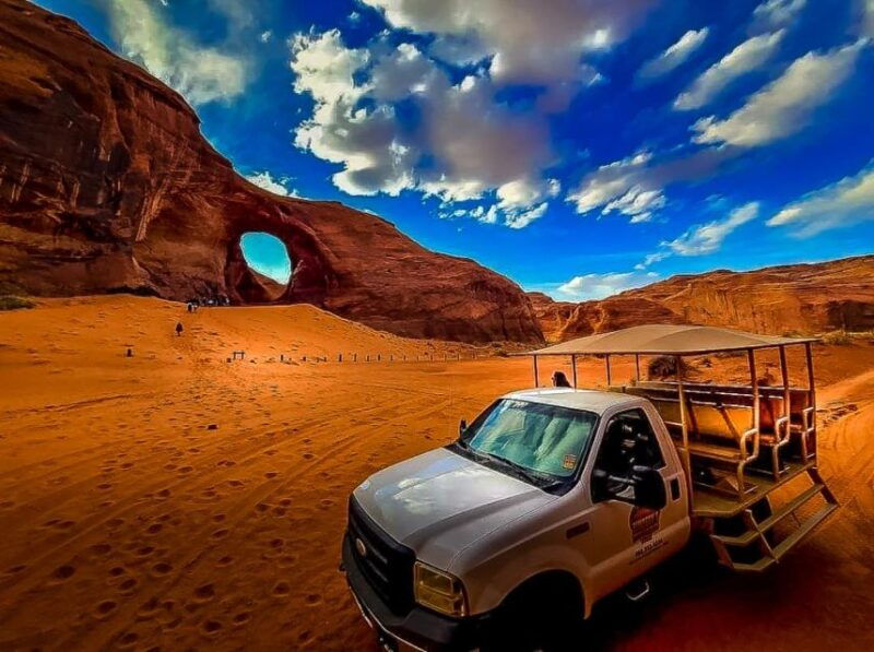 monument-valley-4x4-navajo-guided-tour