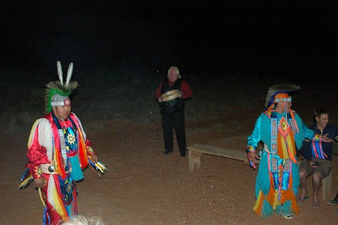 monument-valley-hogan-overnight-experience-2