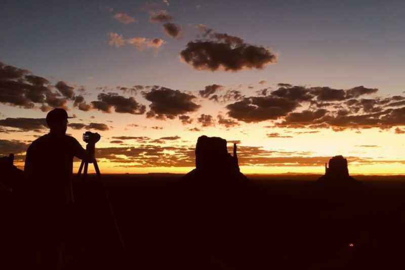 monument-valley-sunset-tour-with-navajo-guide