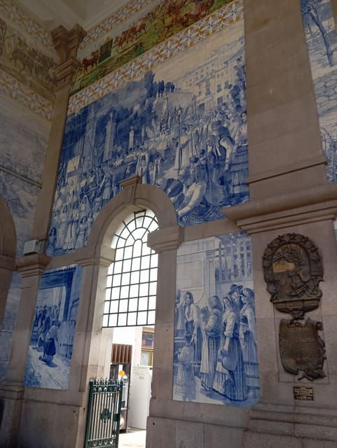 monumental-and-historical-oporto-with-the-stock-exchange-palace