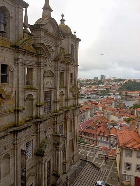 monumental-and-historical-oporto-with-the-stock-exchange-palace
