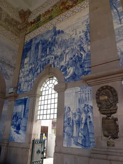 monumental-and-historical-oporto-with-the-stock-exchange-palace