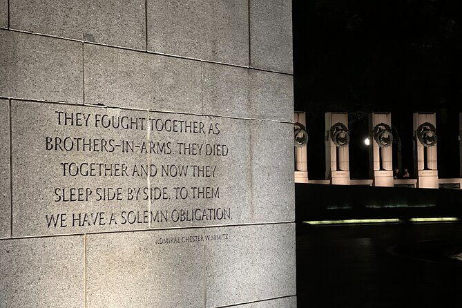 monumental-moonlight-private-guided-bus-tour-in-washington