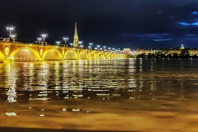 moonlit-bordeaux-night-walk-secrets-with-wine-cheese-finale-2