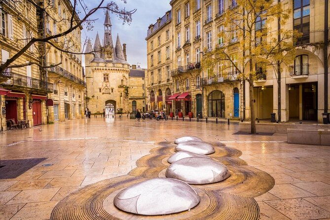 moonlit-bordeaux-night-walk-secrets-with-wine-cheese-finale