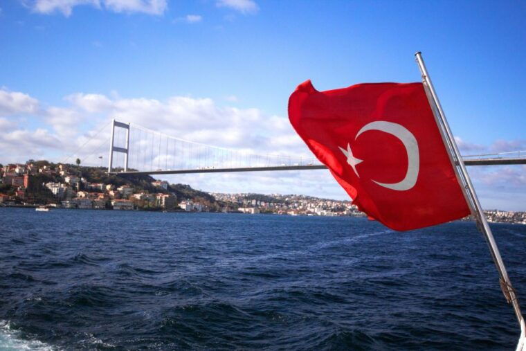 morning-bosphorus-cruise-and-spice-bazaar