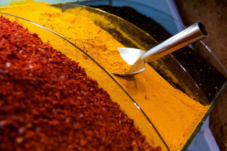 morning-bosphorus-cruise-and-spice-bazaar