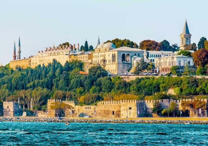 Morning Bosphorus Cruise with Topkapi Palace & Grand Bazaar - Exploring the Grand Bazaar