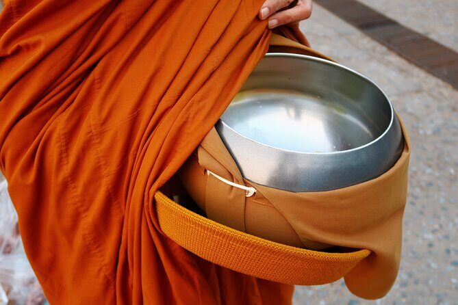 Morning Buddhist Almsgiving, Grand Palace and Flower Market Tour in Bangkok - The Itinerary in Detail