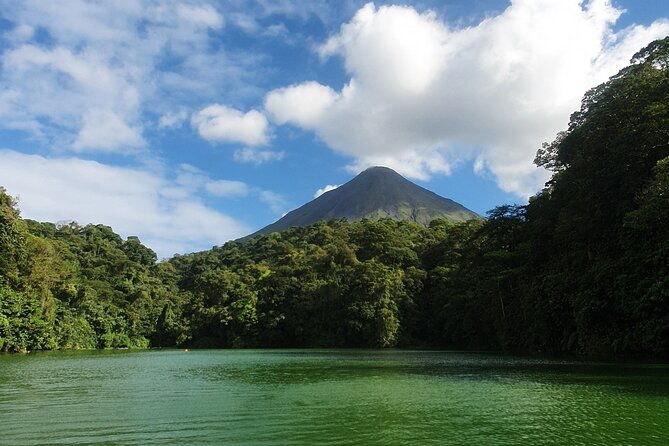 morning-guided-hiking-tour-to-arenal-volcano-with-lunch