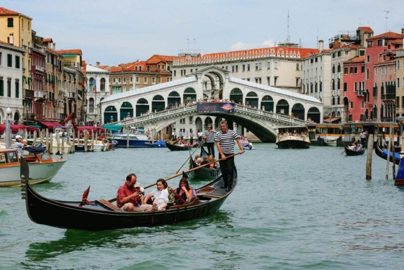 morning-in-venice-san-marco-doges-palace-gondola-ride