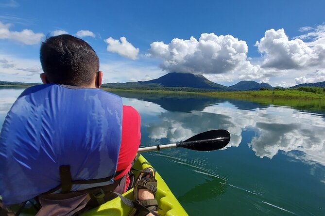 morning-kayaking-by-arenal-lake