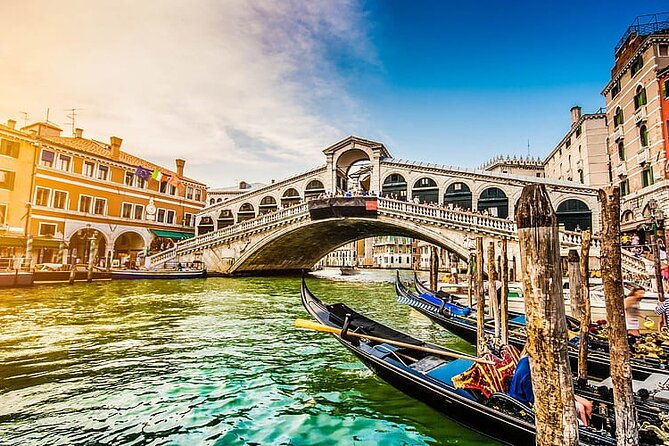 morning-magic-venice-city-walk-and-gondola-tour