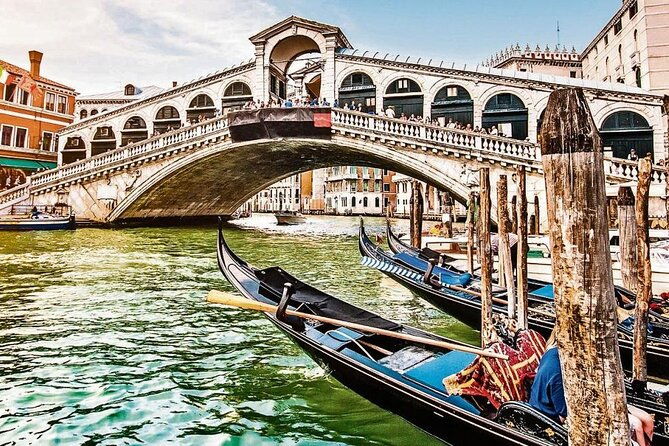 morning-magic-venice-city-walk-and-gondola-tour