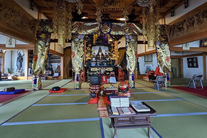 morning-meditation-and-tofu-making-experience-in-the-temple