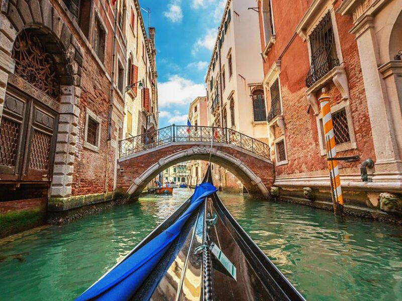 morning-venice-doges-palace-castello-gondola-cruise