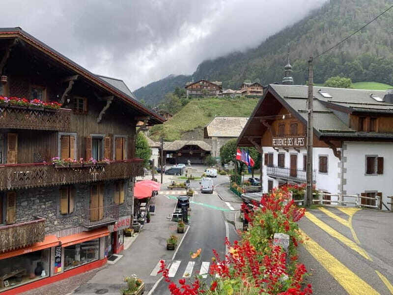 Morzine : Private Walking Guided Tour - Key Points