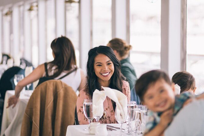 mothers-day-premier-plus-brunch-cruise-on-the-chicago-river