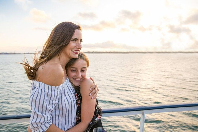 mothers-day-signature-dinner-cruise-in-new-york