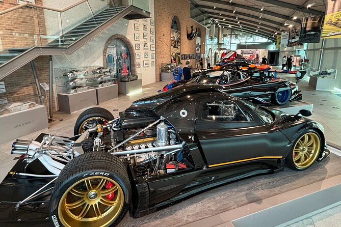 motor-valley-from-florence-ducatilambopaganiferrarifoodwine