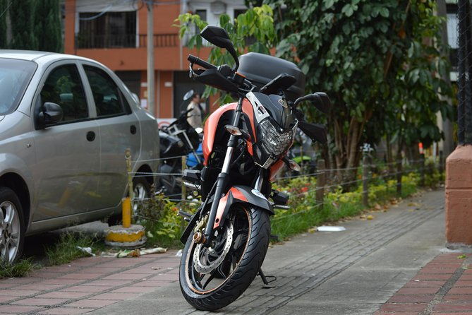 motorcycle-rental-in-medellin-with-unlimited-km