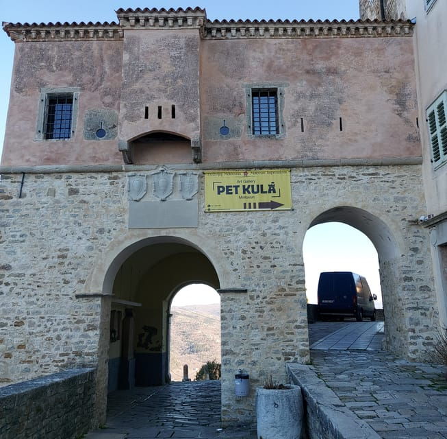 motovun-the-trail-of-giants-hiking-tour-fritule-tasting