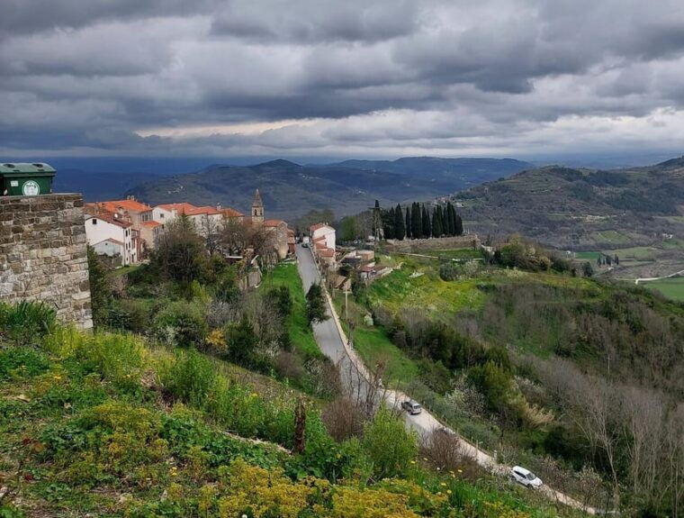 motovun-the-trail-of-giants-hiking-tour-fritule-tasting