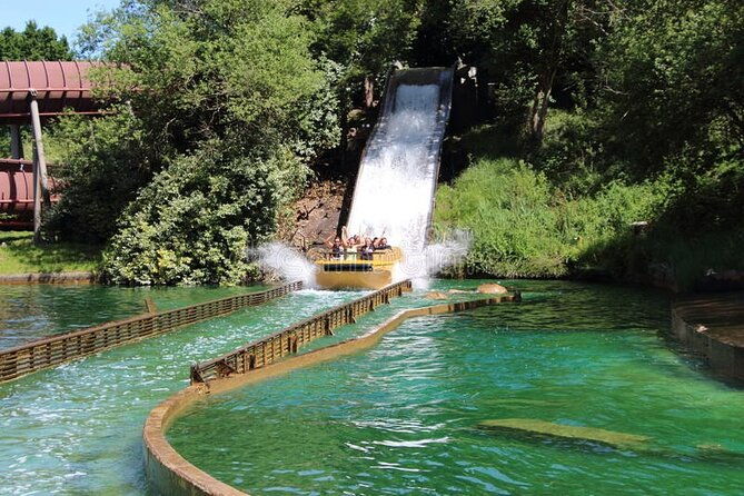 moulin-rouge-round-trip-private-transfer-from-paris